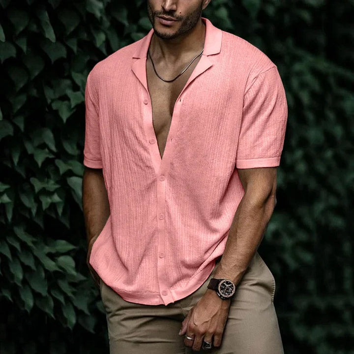 Chemise d'été homme décontractée, tissu doux et léger, confort assuré.
