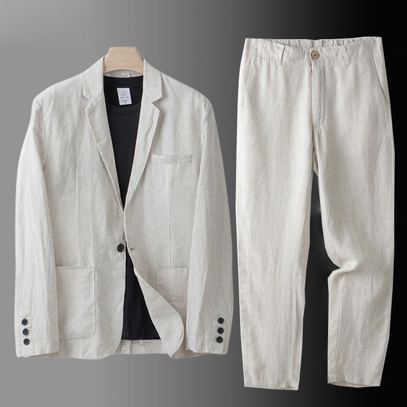 Costume homme élégant et confortable, style décontracté chic, parfait pour un mariage, cérémonie ou événement d'été.