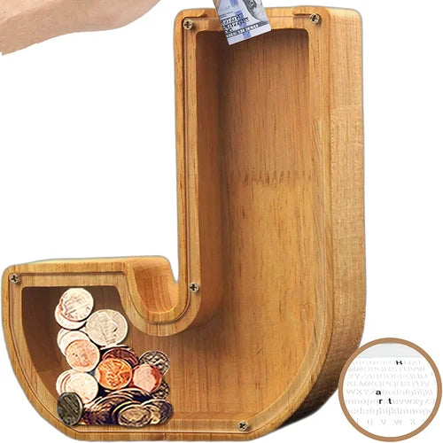 Tirelire TreasureNest, bois clair avec lettre I. Design intemporel pour décoration et épargne.