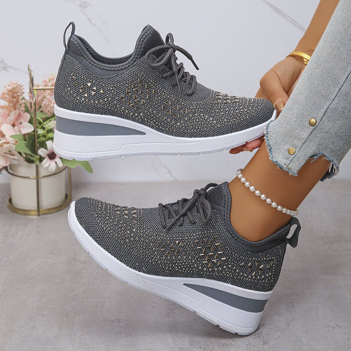Chaussures Elva femmes: parfaites pour le quotidien, avec confort orthopédique et style décontracté.