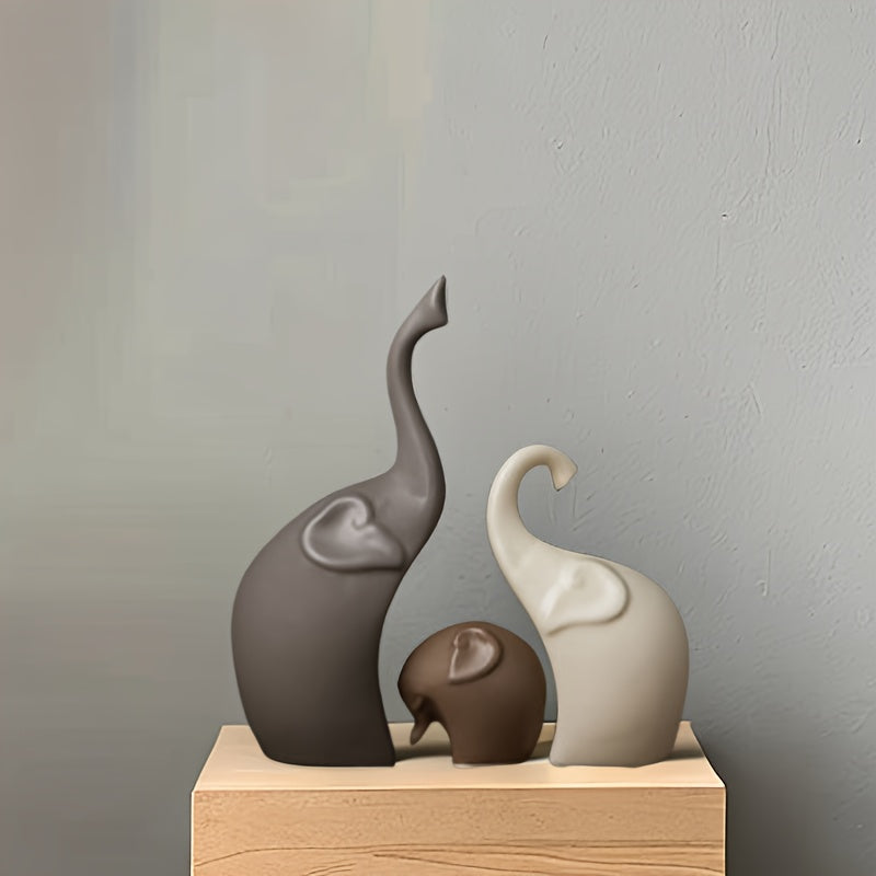 Figurines éléphants modernes en céramique mate, set de 3 pour décoration intérieure design et zen.