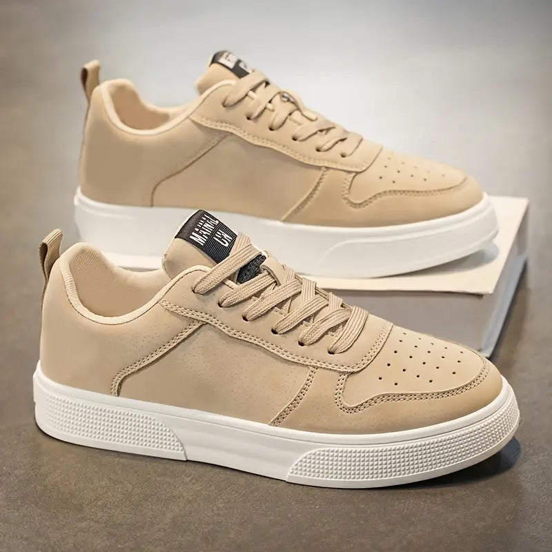 Chaussures homme noires, design moderne, élégantes et confortables.