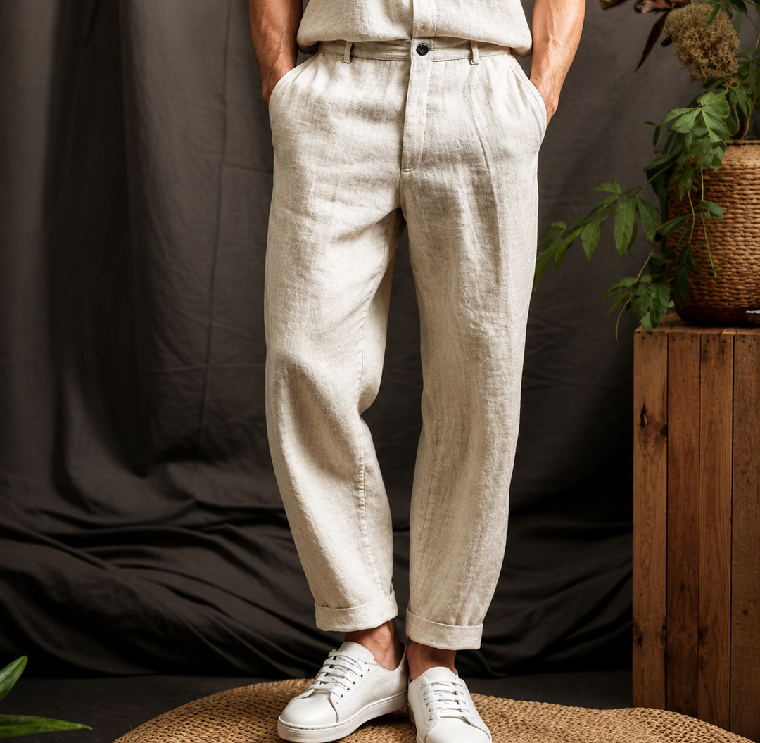 Pantalon homme beige ample et confortable à taille élastique, idéal pour un style décontracté estival.