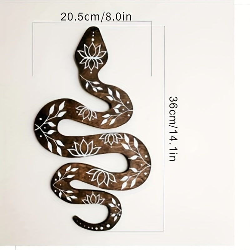 Décoration intérieure serpent bohème en bois sculpté, symbole spirituel et zen pour un intérieur unique.