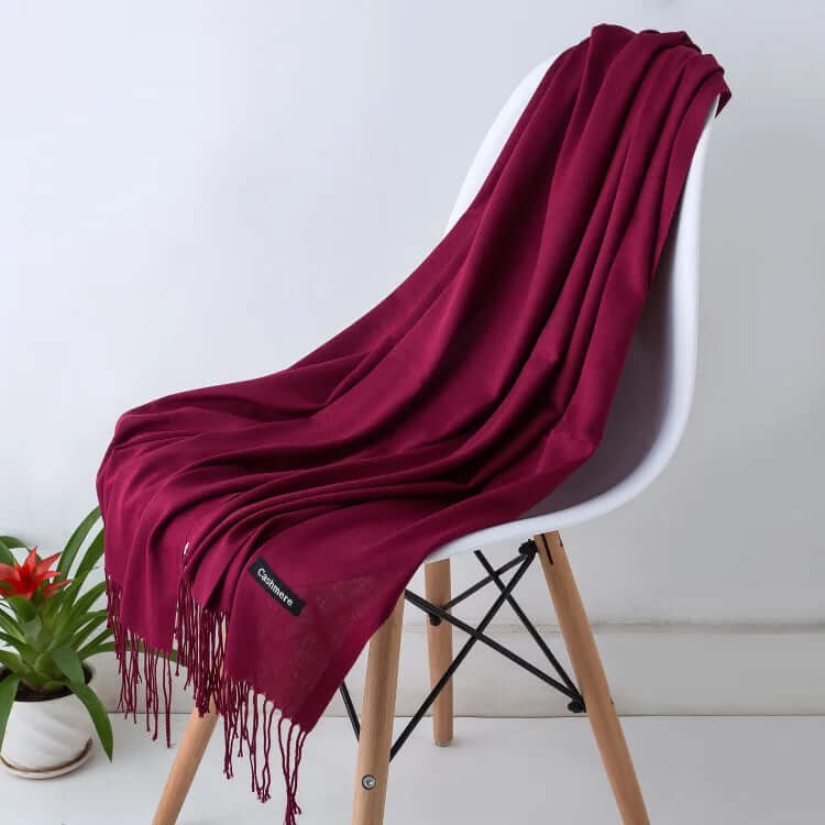 Un cadeau chic: écharpe femme douce, polyvalente et très élégante pour toute femme.