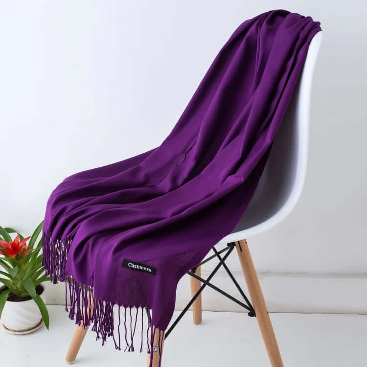 Élégance et douceur: écharpe femme polyvalente, un essentiel mode pour votre garde-robe.