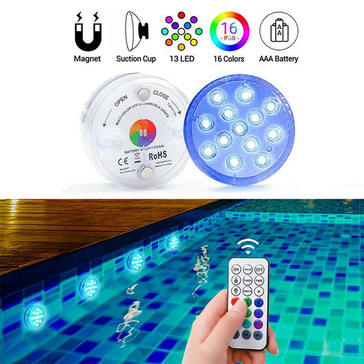 Lampe LED submersible pour piscine ou spa, avec télécommande, créant une lumière colorée et décorative sous l'eau.
