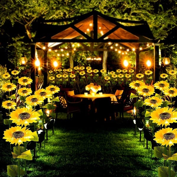 Lampe solaire tournesol réaliste pour jardin. Éclairage LED chaude décoratif étanche. Sublime la décoration extérieure.