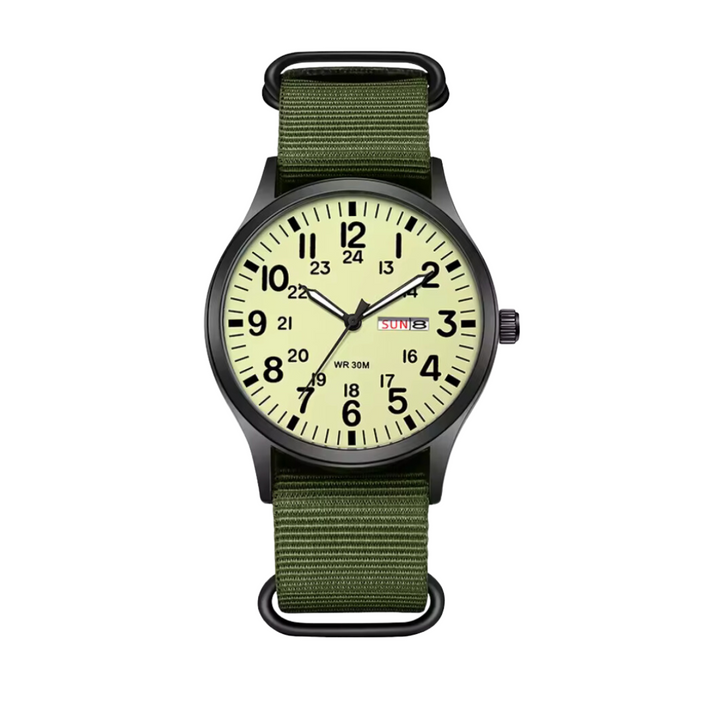 Montre homme sport avec affichage luminescent pour une lecture facile même dans l'obscurité.
