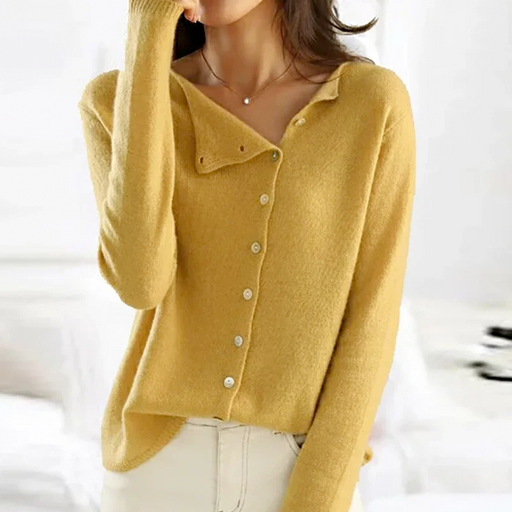 Ce cardigan femme doux et élégant offre un confort luxueux. Un gilet intemporel pour toute garde-robe chic.