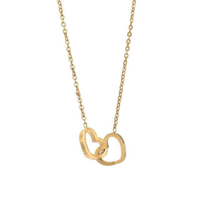 Collier délicat avec rose éternelle, un cadeau d'amour parfait pour toute occasion.