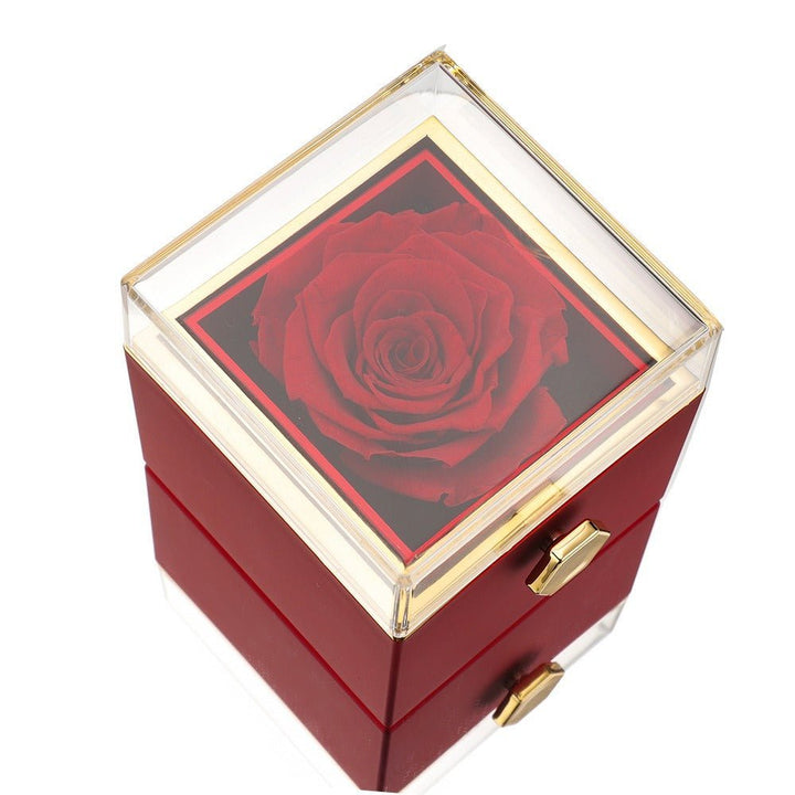 Collier élégant avec pendentif coeur et rose préservée, le cadeau parfait pour femme.
