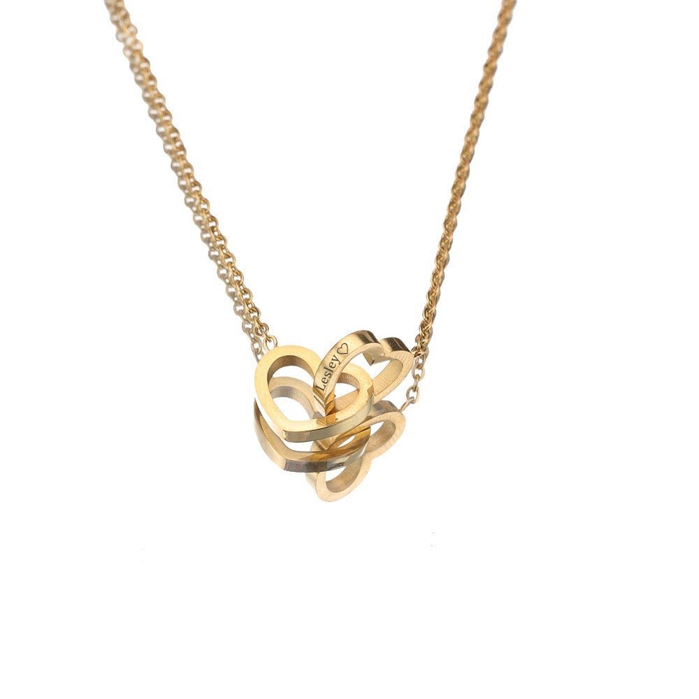 Cadeau romantique: rose stabilisée et collier délicat, pour exprimer un amour éternel.