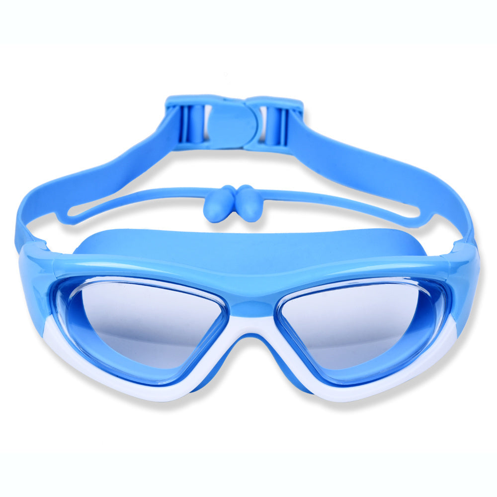 Enfant souriant avec lunettes de natation anti-buée, protection UV natation.