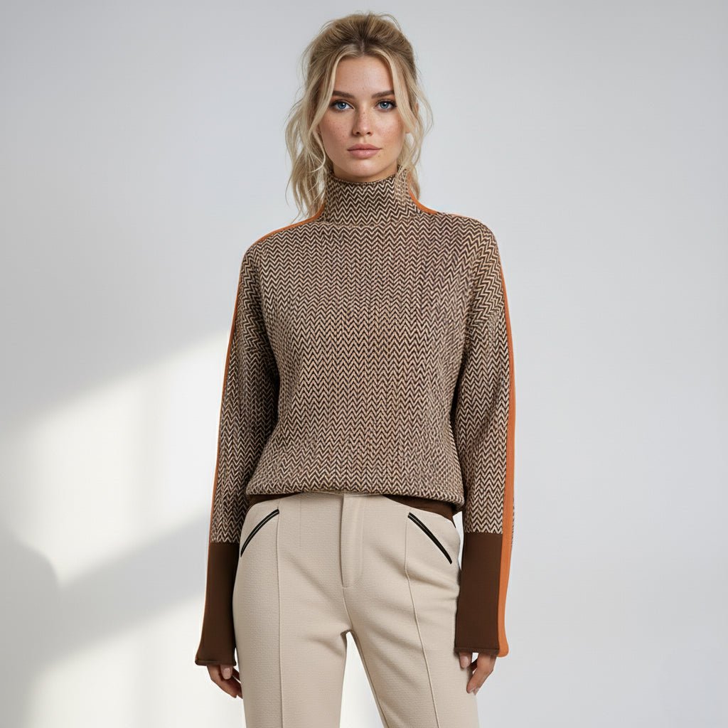 Pull femme à col roulé en tricot, rayures contrastées. Confort douillet et style hivernal.