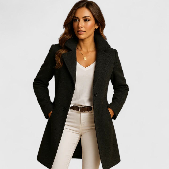 Manteau élégant classique femme pour l'hiver ou l'automne. Coupe raffinée parfaite pour le bureau et la ville.