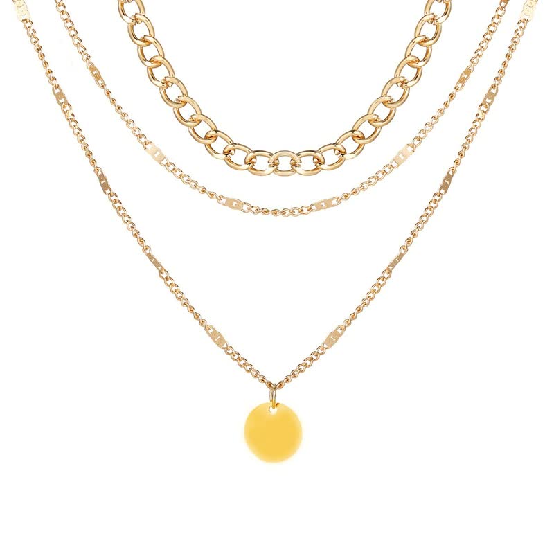 Magnifique collier femme, cadeau idéal. Bijou élégant en or, un accessoire mode qui apporte du raffinement.