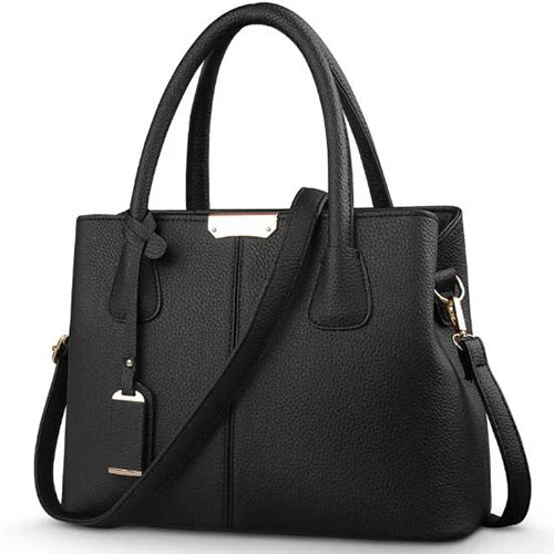Sac de mode pour femme, design raffiné, bandoulière amovible et finition chic.
