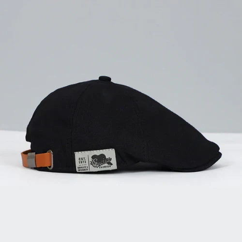 Accessoire élégant: béret homme ajustable, parfait pour printemps et automne. Mode masculine.