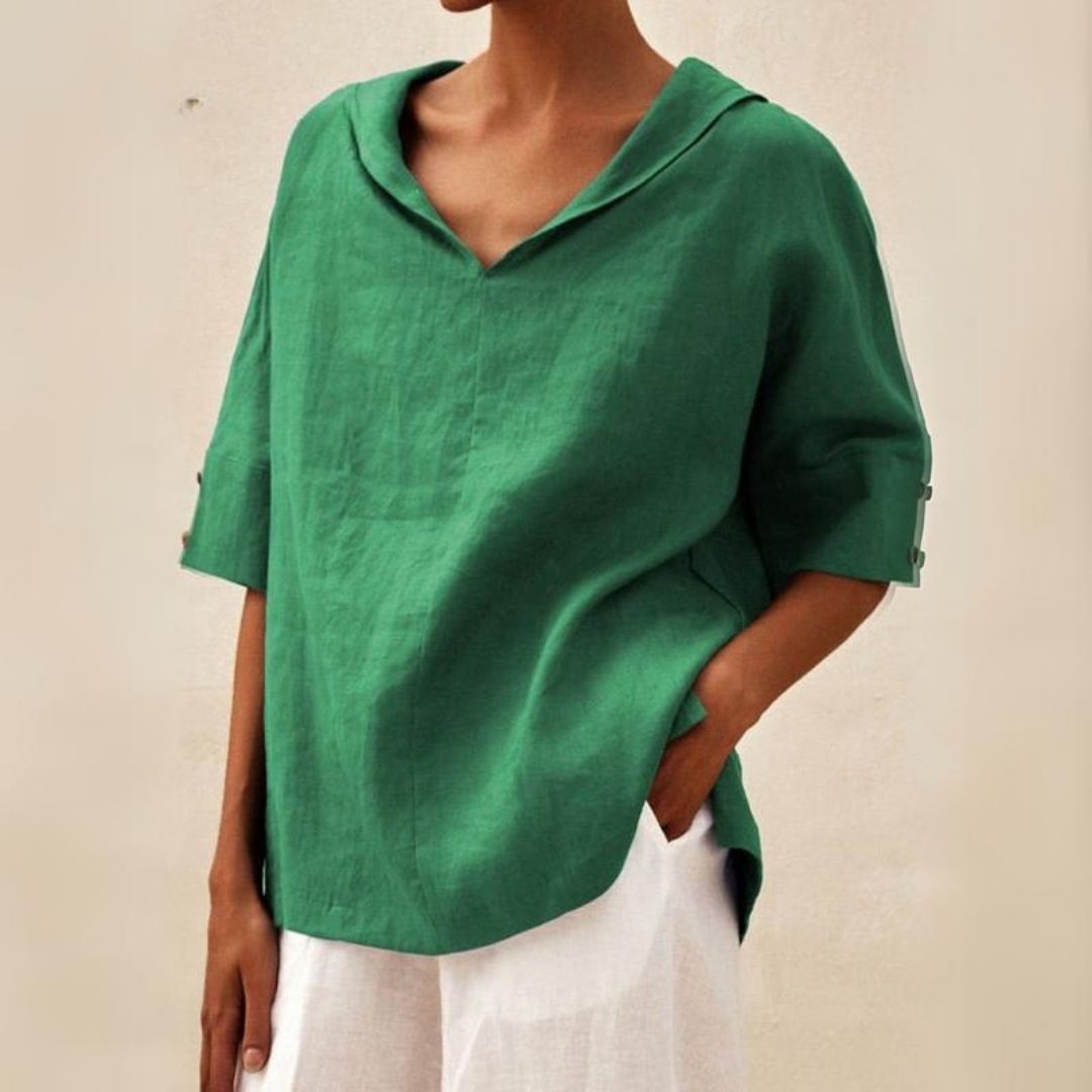 Blouse femme ample et aérienne, idéale pour l'été, alliant confort et style décontracté élégant et moderne.