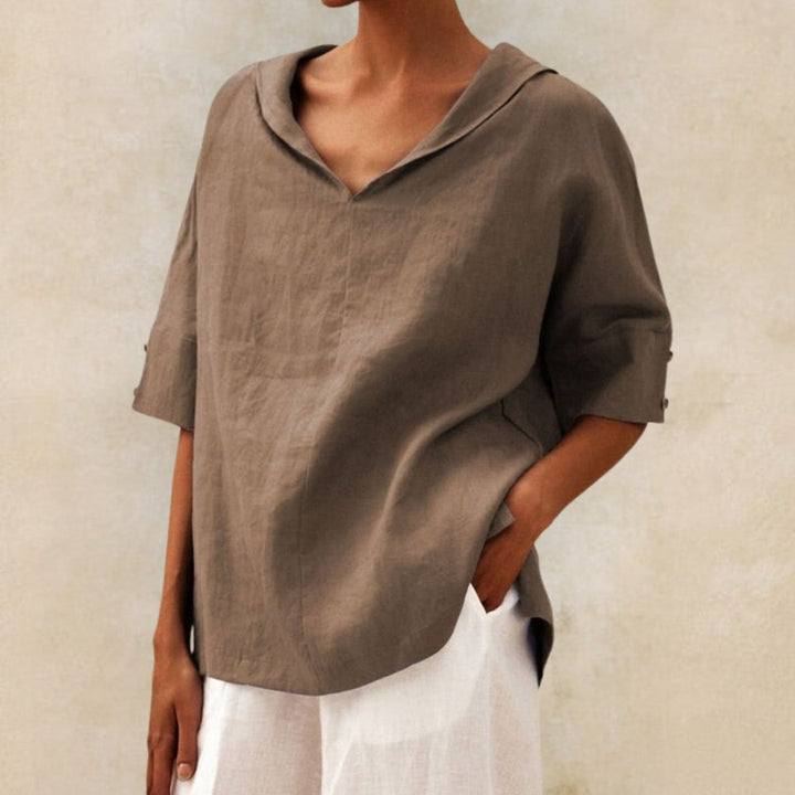 Chemise femme estivale, coupe ample tendance, ultra-légère pour un confort optimal en mode casual chic.