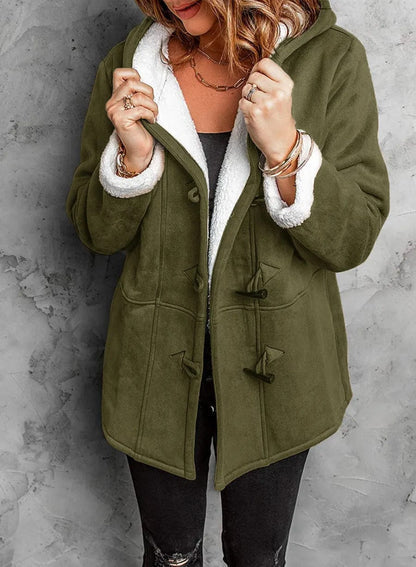 Manteau femme d'hiver décontracté à capuche. Idéal pour les journées froides, allie confort, chaleur et style.