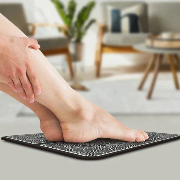 Détail du tapis de neuropathie avec technologie EMS pour la thérapie musculaire et le soin personnel efficace.