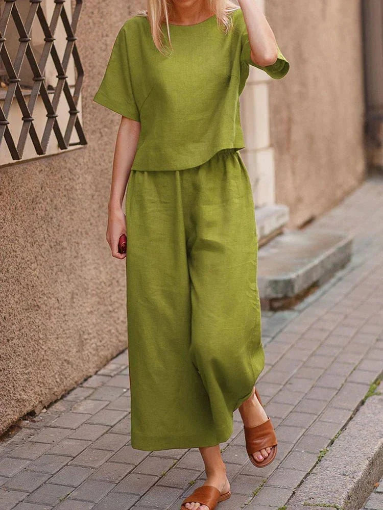 Ensemble décontracté femme, pantalon ample et haut confortable. Parfait pour le printemps et l'été, look casual polyvalent.