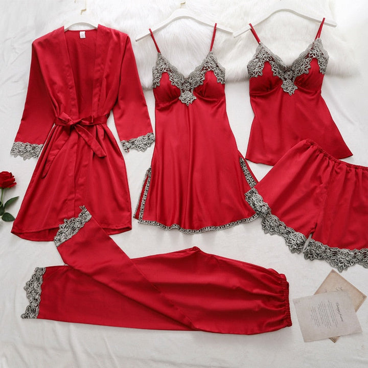 Vêtement de nuit confortable pour femme, parfait pour la détente à la maison et un sommeil réparateur.