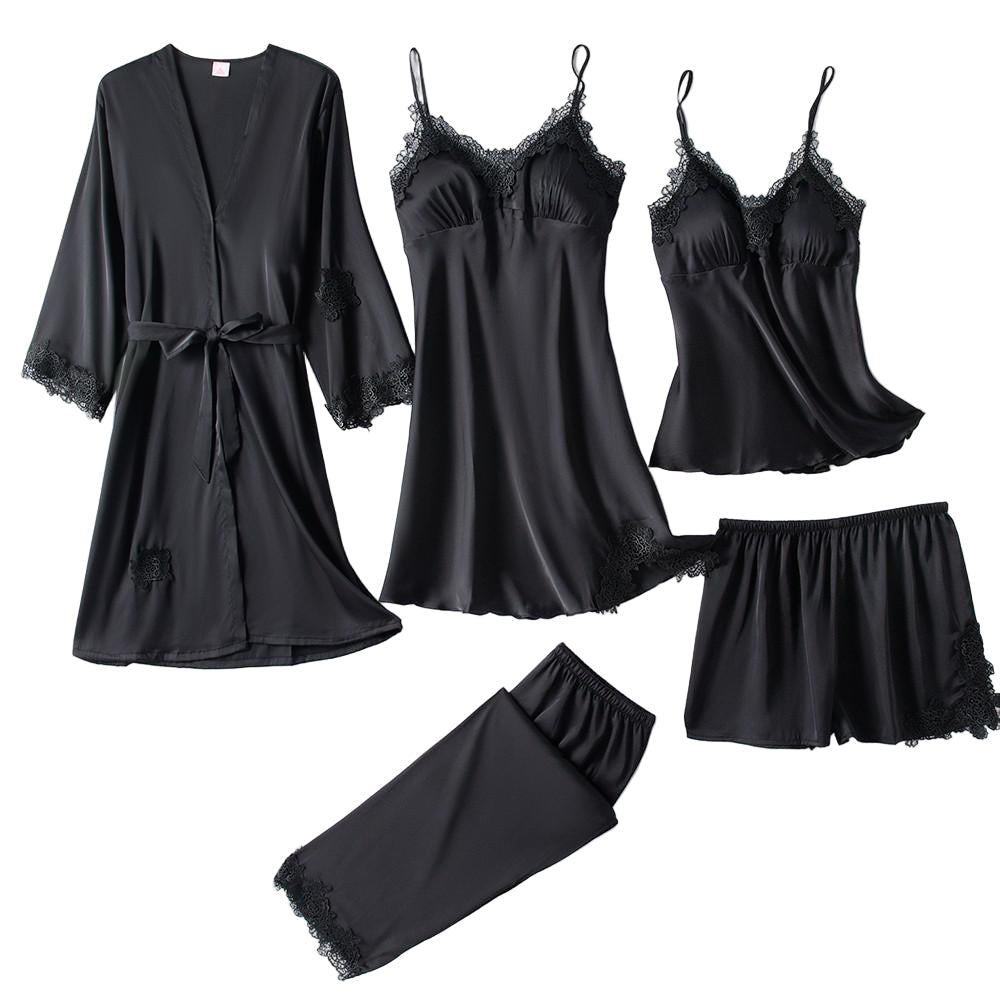Pyjama de luxe pour femme, alliant confort et style pour des nuits paisibles et une élégance au quotidien.