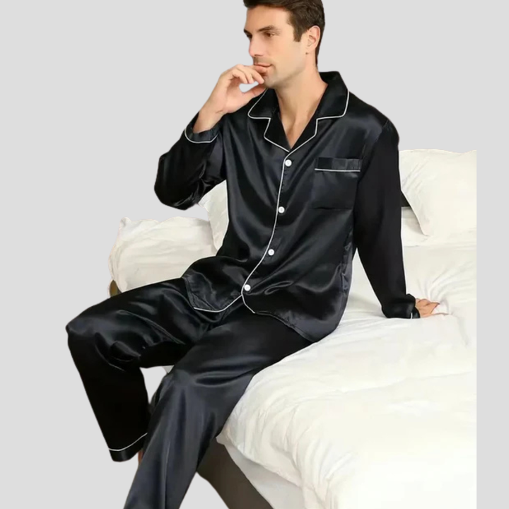 Pyjama élégant pour homme, noir ou bleu, confortable pour la nuit et la détente à la maison. Vêtements de nuit chic.