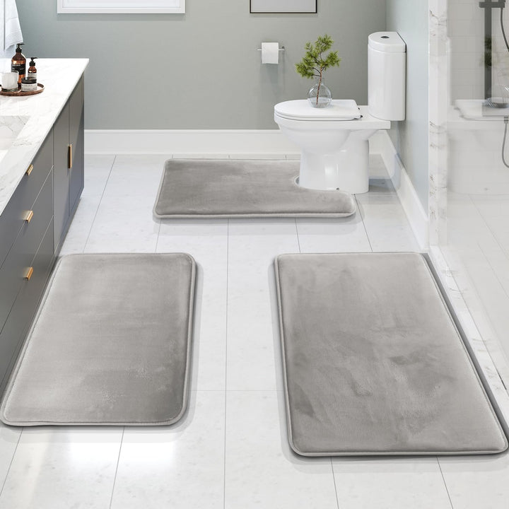 Lot de tapis de bain lavables en machine, pour une hygiène irréprochable et un entretien facile. Antidérapants.