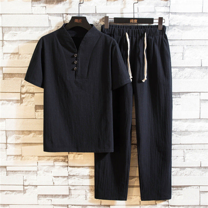 Ensemble court homme élégant et moderne, idéal pour une mode masculine estivale et confortable.
