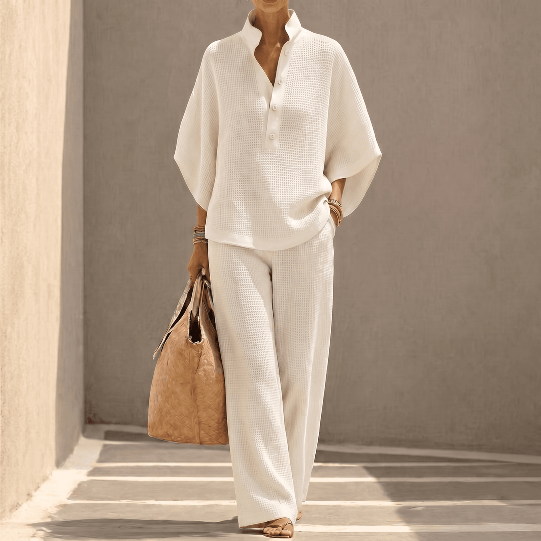 Ensemble femme confortable et polyvalent, deux pièces. Idéal pour une tenue décontractée chic au quotidien.