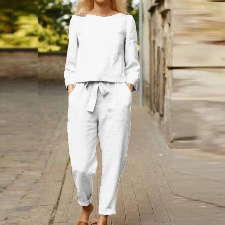 Vêtement femme, ensemble pantalon décontracté et confortable. Style casual chic, parfait pour un look féminin.