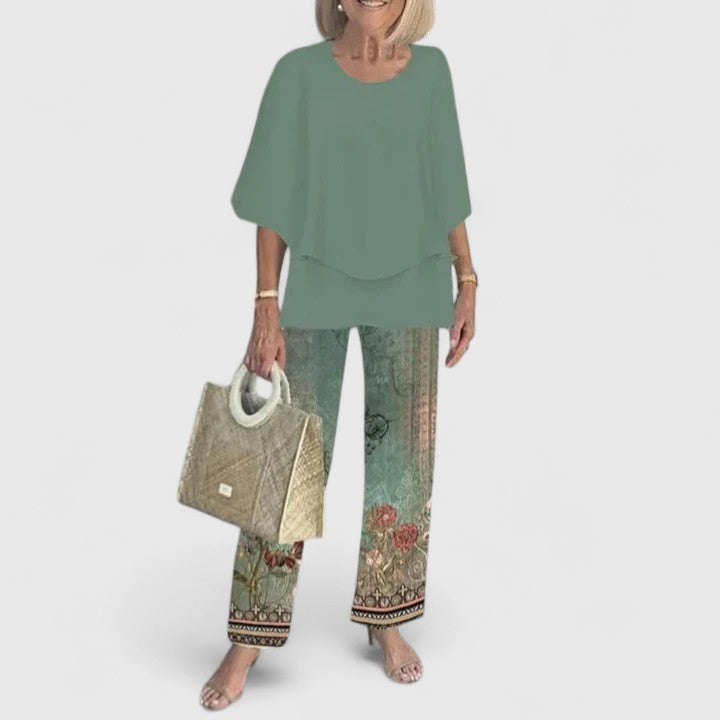 Ensemble femme deux pièces fluide, pantalon et haut, look décontracté chic et très agréable à porter.