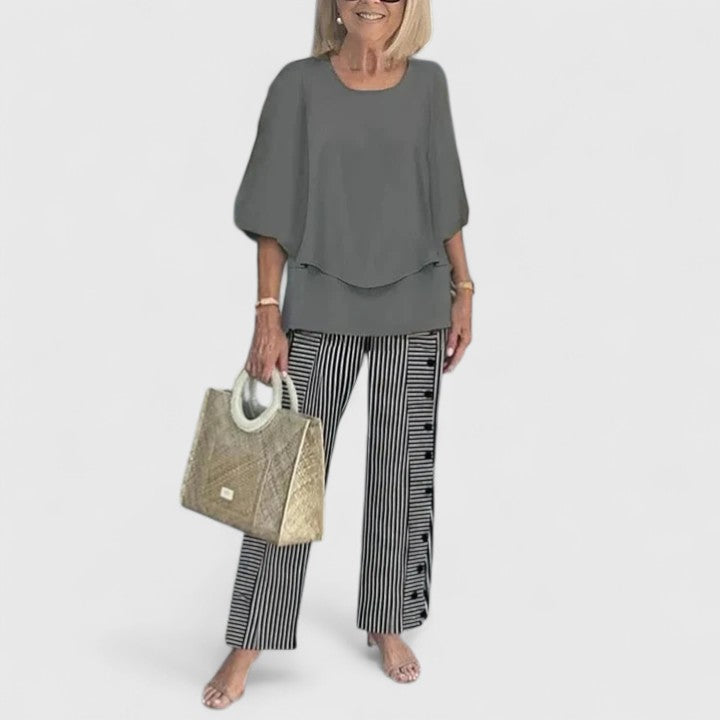 Détail de l'ensemble pantalon femme décontracté, texture fluide, style moderne et chic pour la mode femme.