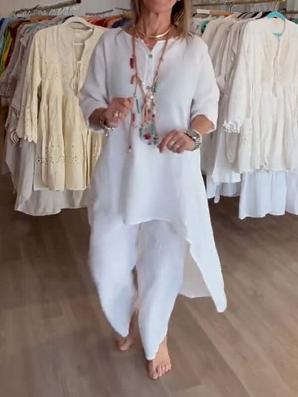 Ensemble femme fluide décontracté, deux pièces pour un confort et style quotidien élégant et moderne.