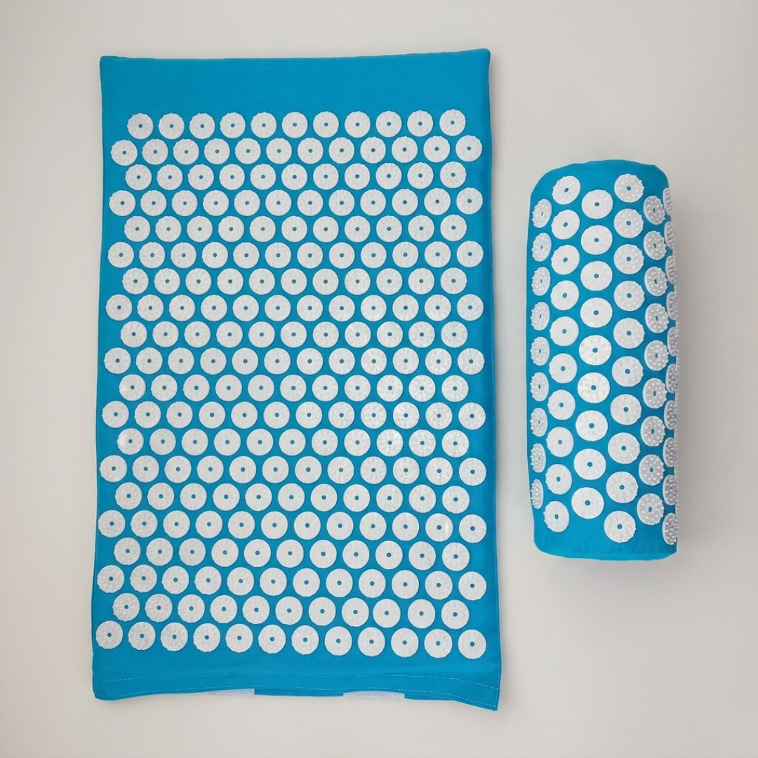 Kit d'acupression complet: tapis et coussin pour une relaxation profonde et un bien-être corporel.