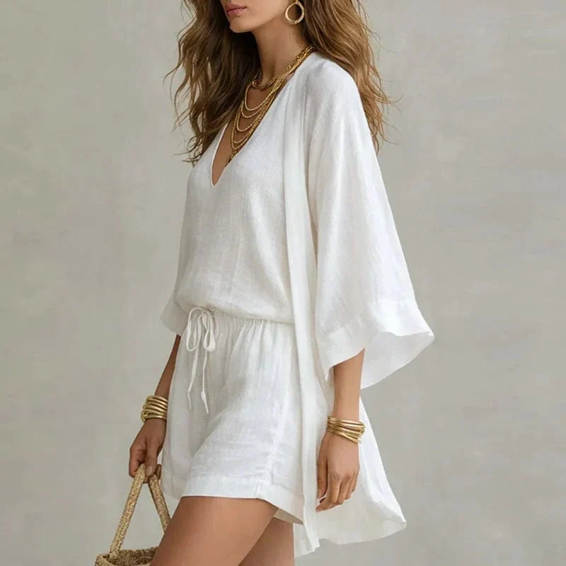 Tenue d'été décontractée femme : ensemble tricoté col V 3 pièces avec short et cardigan léger, confort absolu.