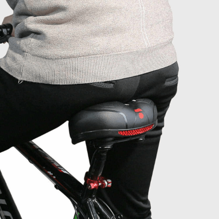 Zone centrale de la selle SoftRide conçue pour un soulagement anti-douleur optimal en cyclisme prolongé.
