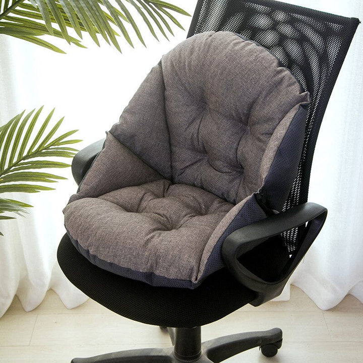 Coussin ergonomique pour soulagement sciatique au bureau ou à la maison, améliore le confort d'assise.