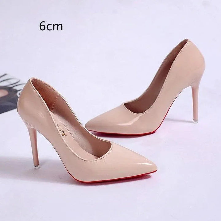 Chaussures escarpins femme chic avec talon aiguille et plateforme. Idéal pour bureau et soirée.
