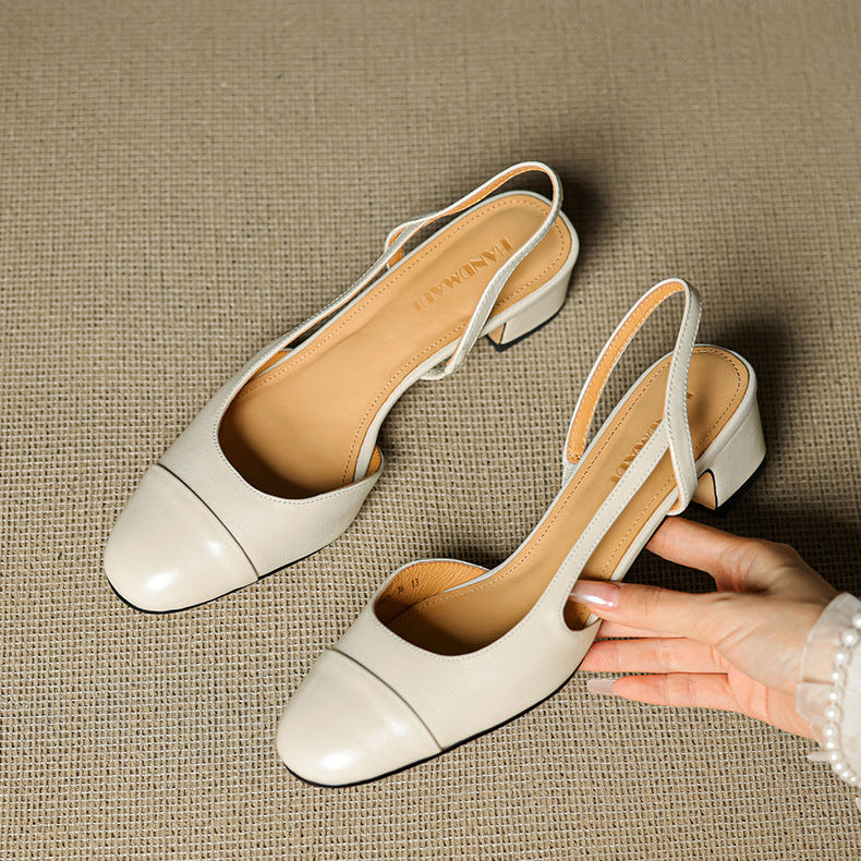Escarpins femme confortables, bout amande, avec bride slingback ajustée.