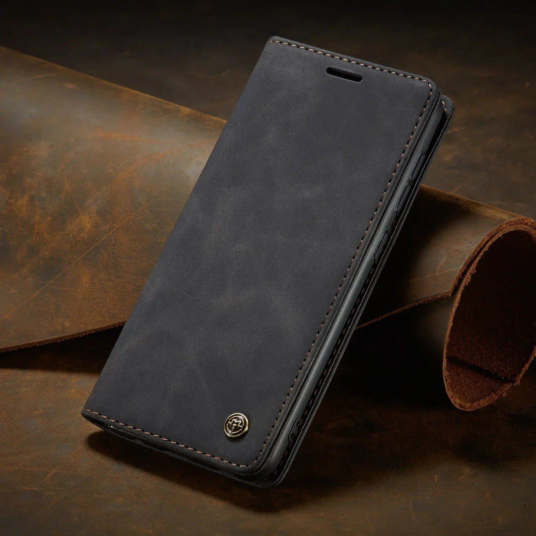 Étui portefeuille 2-en-1 en cuir synthétique noir pour smartphone, fentes cartes. Protection complète et moderne.