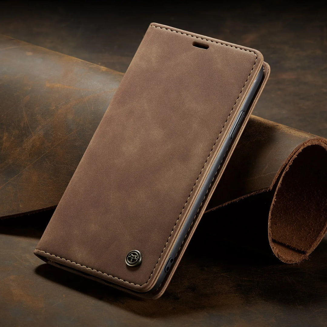 Étui moderne pour smartphone en cuir synthétique bleu. Portefeuille amovible, protection antichoc.