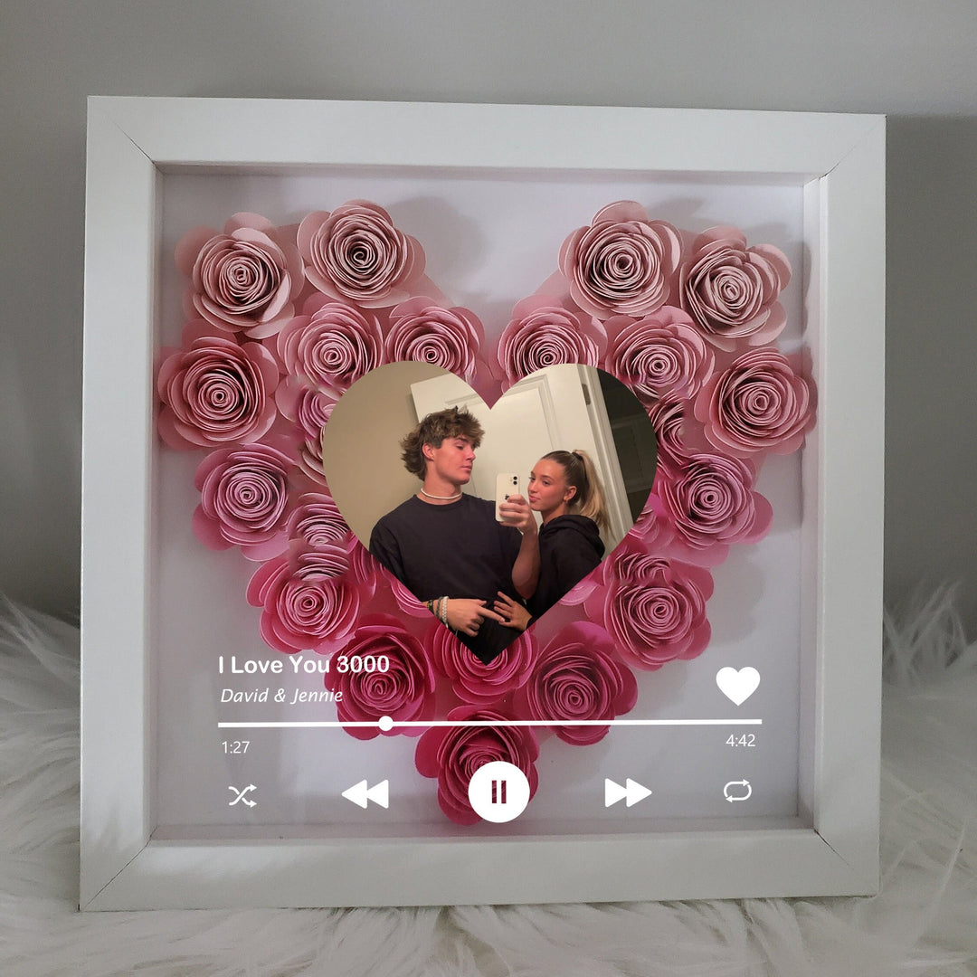 Cadre photo cœur personnalisé avec photo de couple/famille, idéal cadeau romantique ou souvenir précieux.