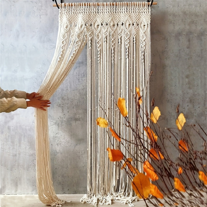 Tenture murale rideau macramé fait main en coton-nylon, design bohème pour une ambiance chaleureuse.