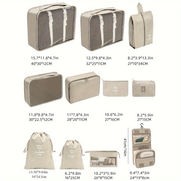Cubes de voyage en polyester léger et maille pour organiser vêtements et accessoires.