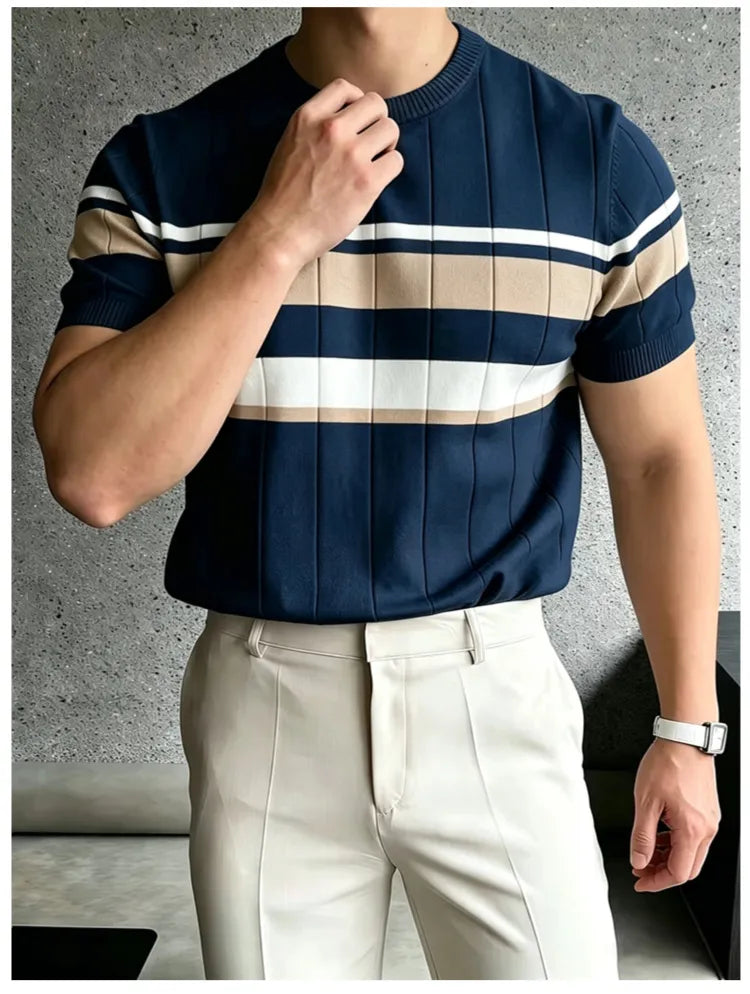 T-shirt homme tricoté slim rayé, vêtement décontracté tendance pour le printemps et l'été.